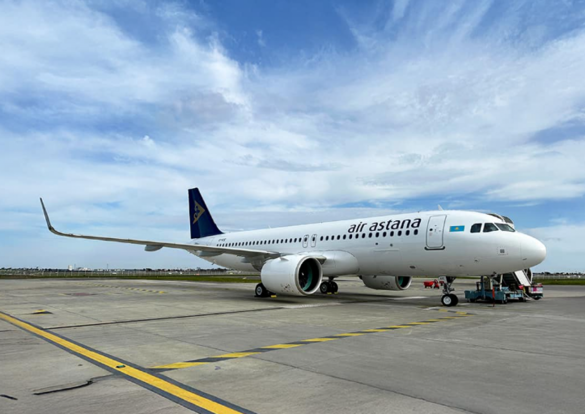 Рейс авиакомпании Air Astana задержан после инцидента с птицей