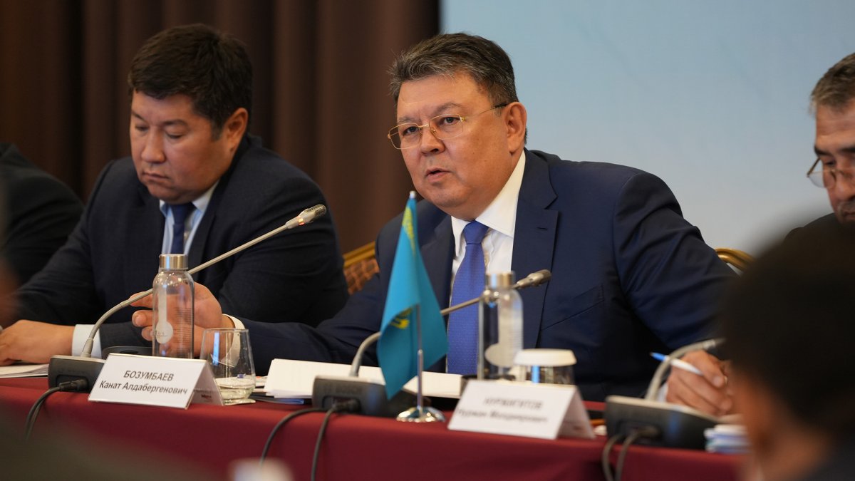 Справедливо распределять воду призвал Канат Бозумбаев страны Центральной Азии