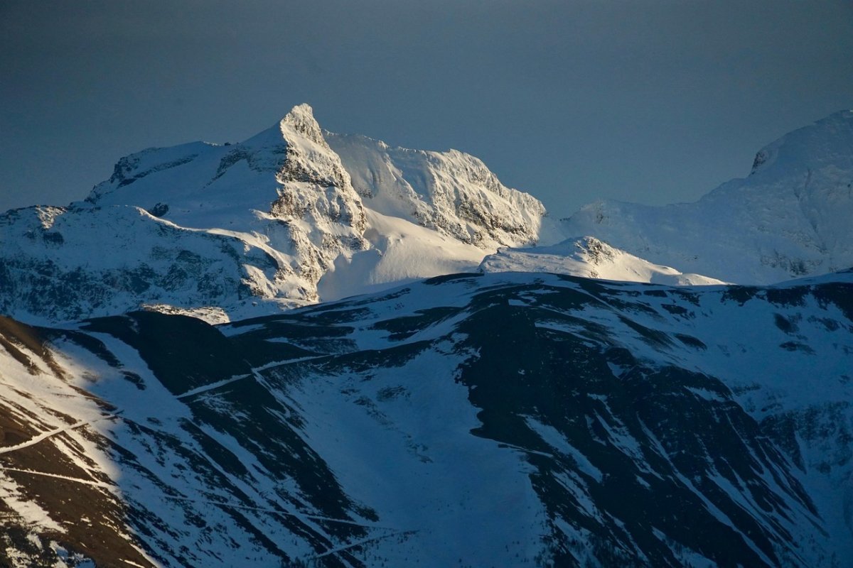 Более четырех часов добирались спасатели до застрявших в горах подростков в Алматы (ВИДЕО)
