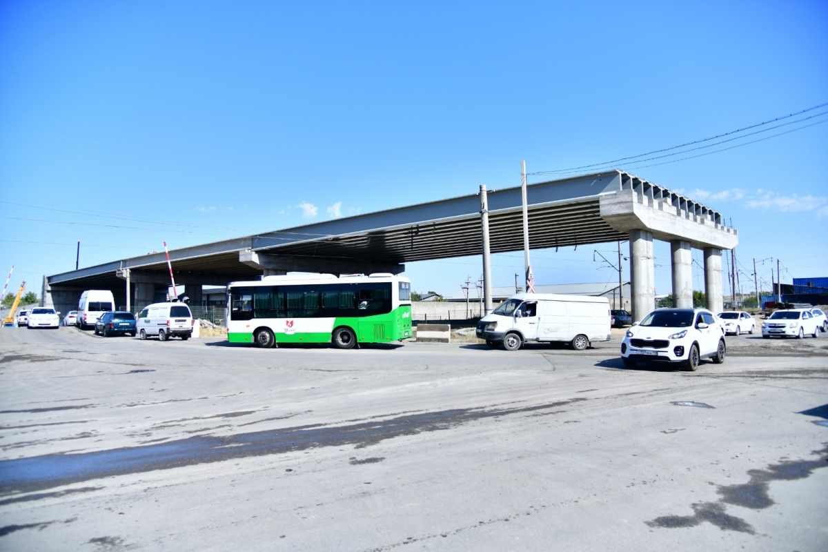 Депутат Мажилиса ознакомился с ходом строительства транспортного путепровода в Шымкенте