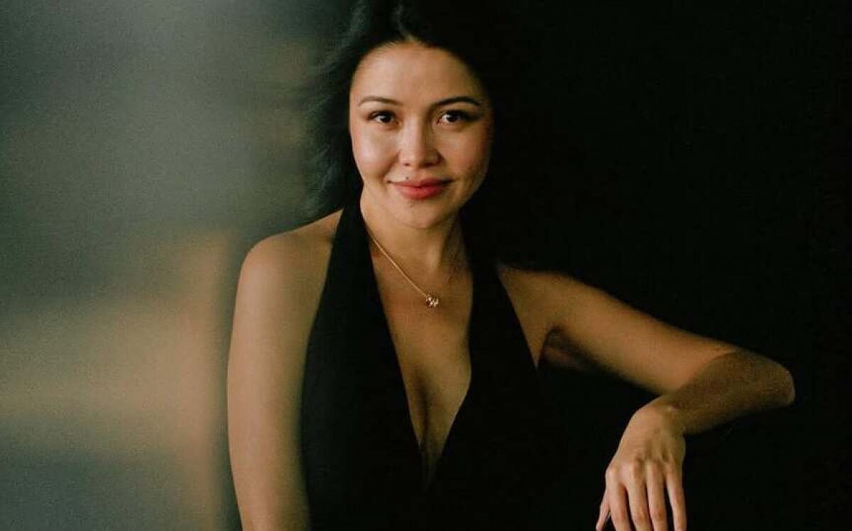 "Сильно соскучилась": Асель Садвакасова возвращается в Казахстан (ВИДЕО)