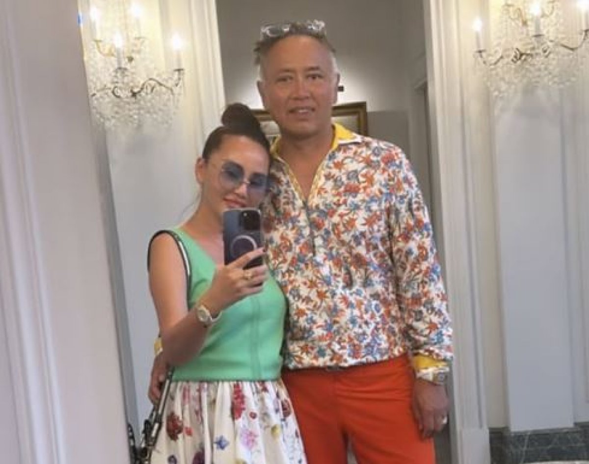 Семья Алагузовых подарила дорогие изделия фэшн-продюсеру