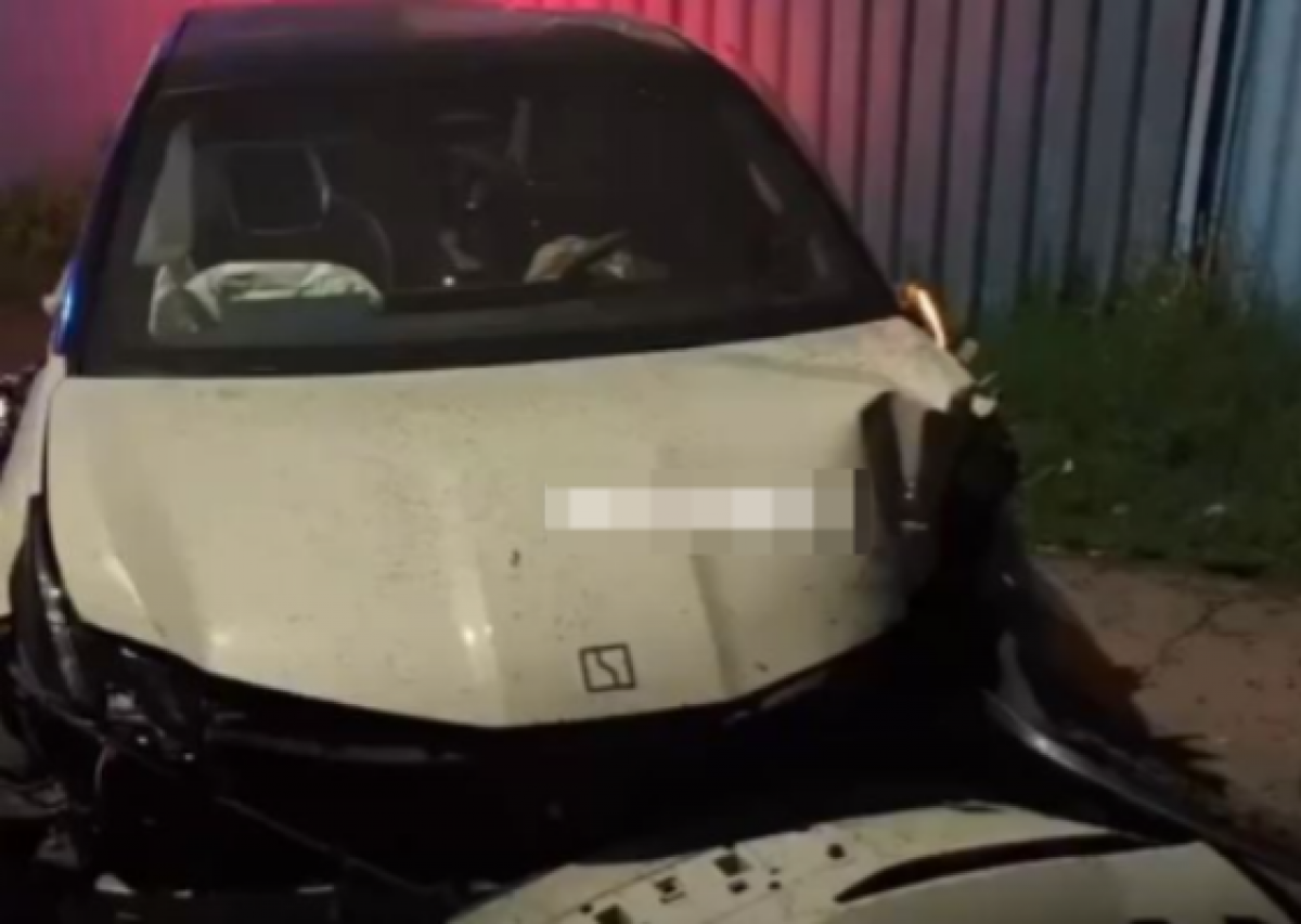 Мужчина угнал машину с автомойки и попал в аварию в Алматы