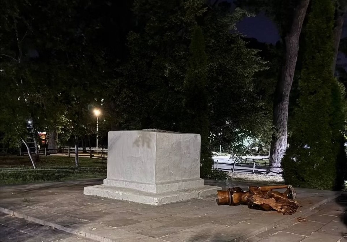 Скульптура упала на годовалую девочку в парке Саратова