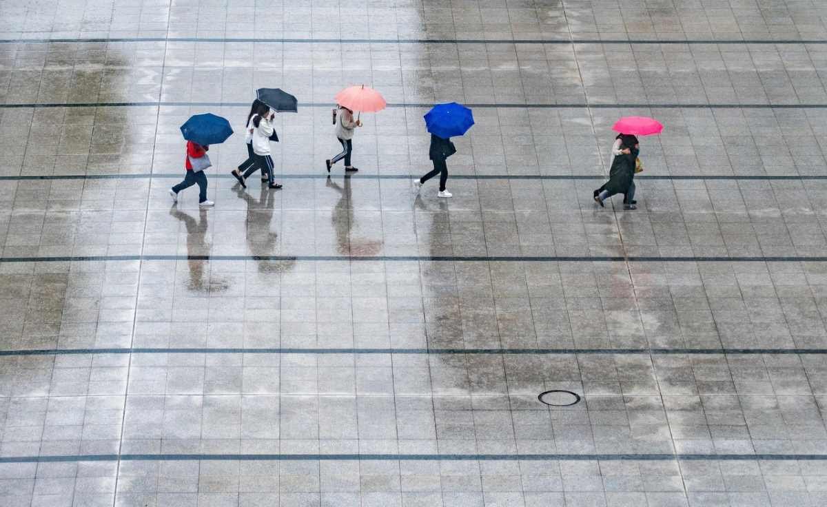 Дождь, гроза и порывистый ветер ожидаются в Астане