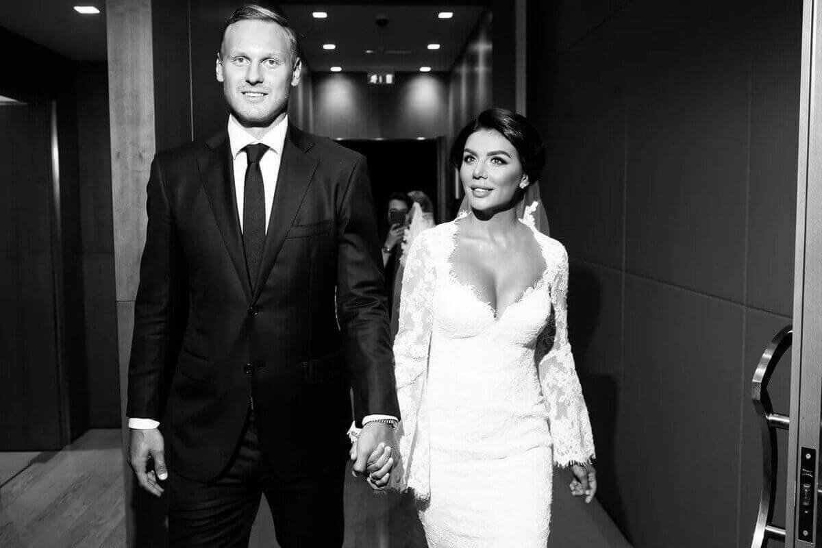 Анну Седокову вызывают в Латвию на допрос по делу о смерти мужа