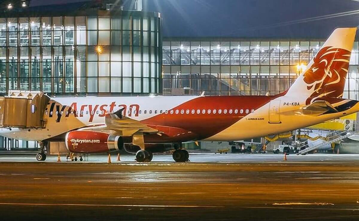 Скандал на борту FlyArystan: пассажирка толкнула агента аэропорта