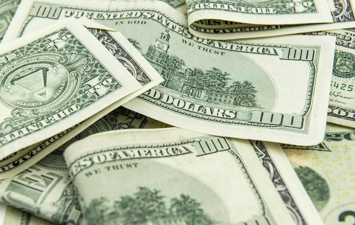 Курс доллара в обменниках Астаны, Алматы и Шымкента 19 августа