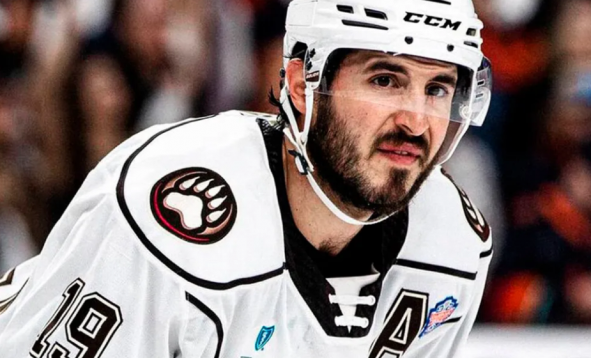 В КХЛ объяснили неожиданный переход Майка Веккьоне в "Барыс"