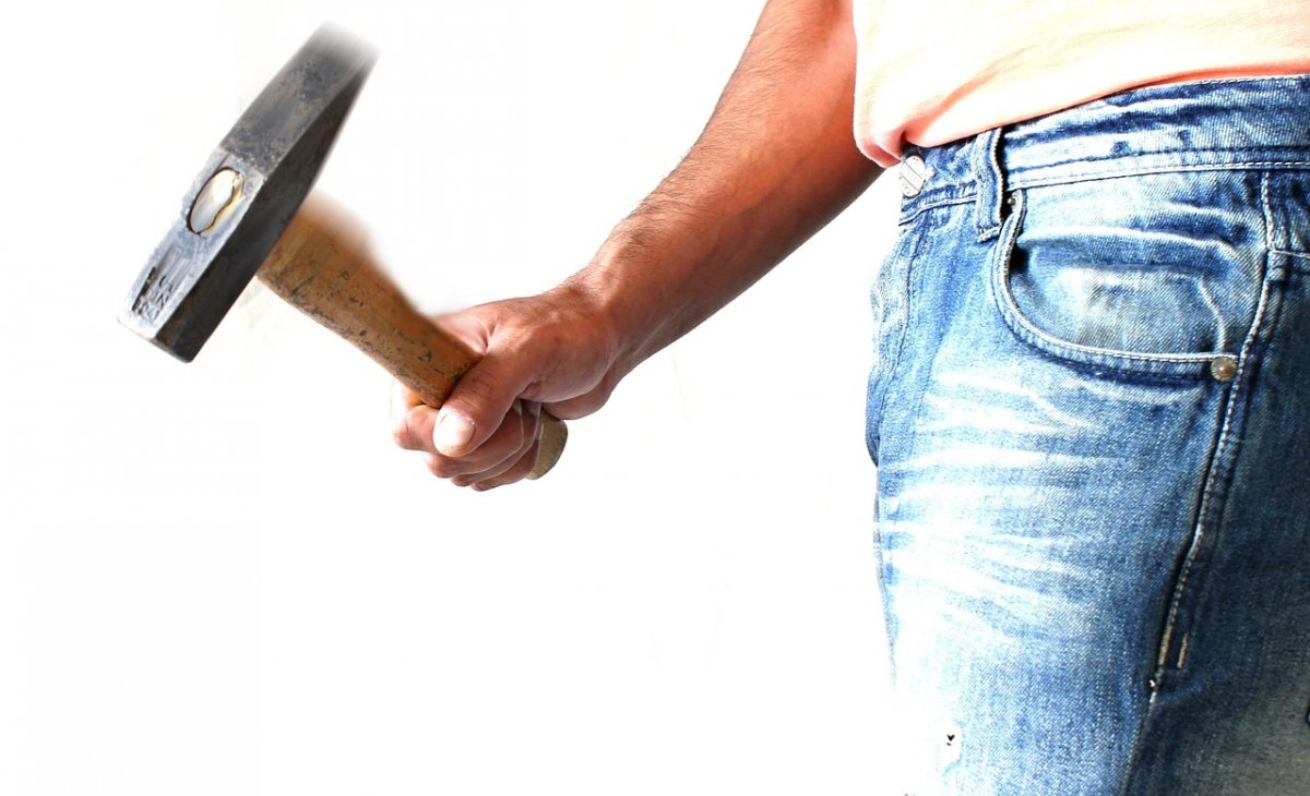 Женщину убили кувалдой по голове