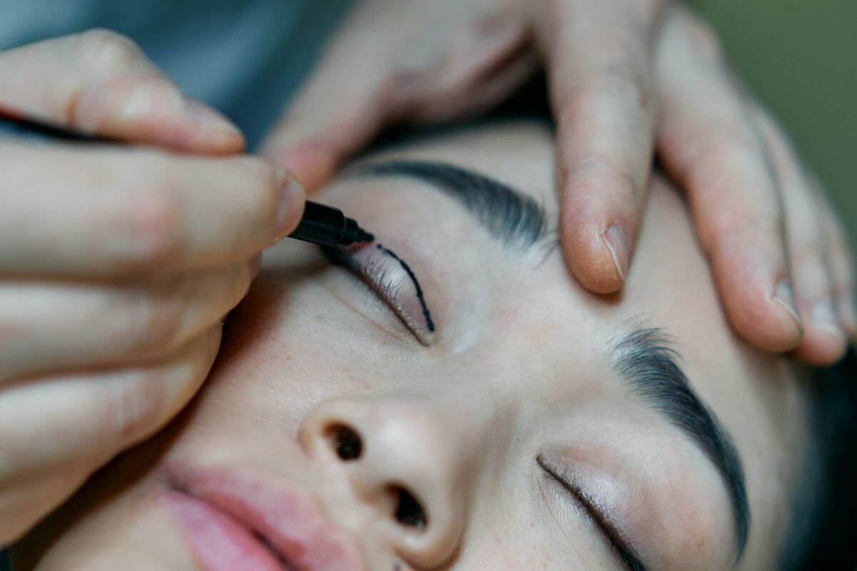 Липосакция и пластика без документов: жительницы Мангистау массово жалуются на косметологов