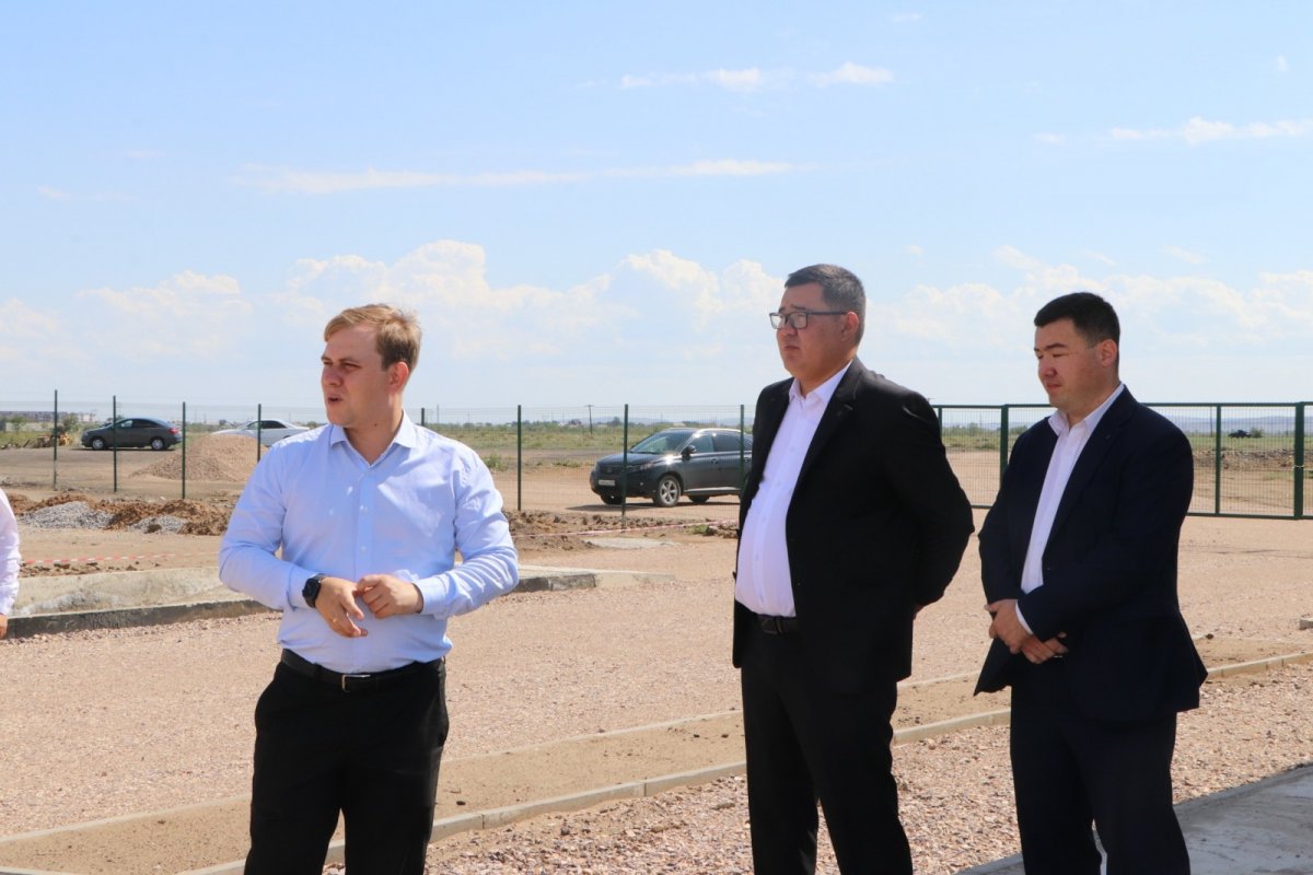 Депутат Мажилиса посетил строящийся полигон твердых бытовых отходов в Карагандинской области