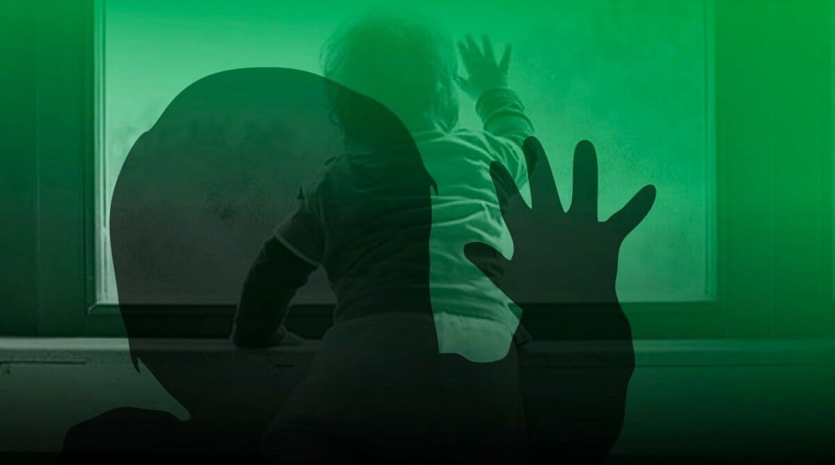 Ребенок выпал из окна шестого этажа в Усть-Каменогорске