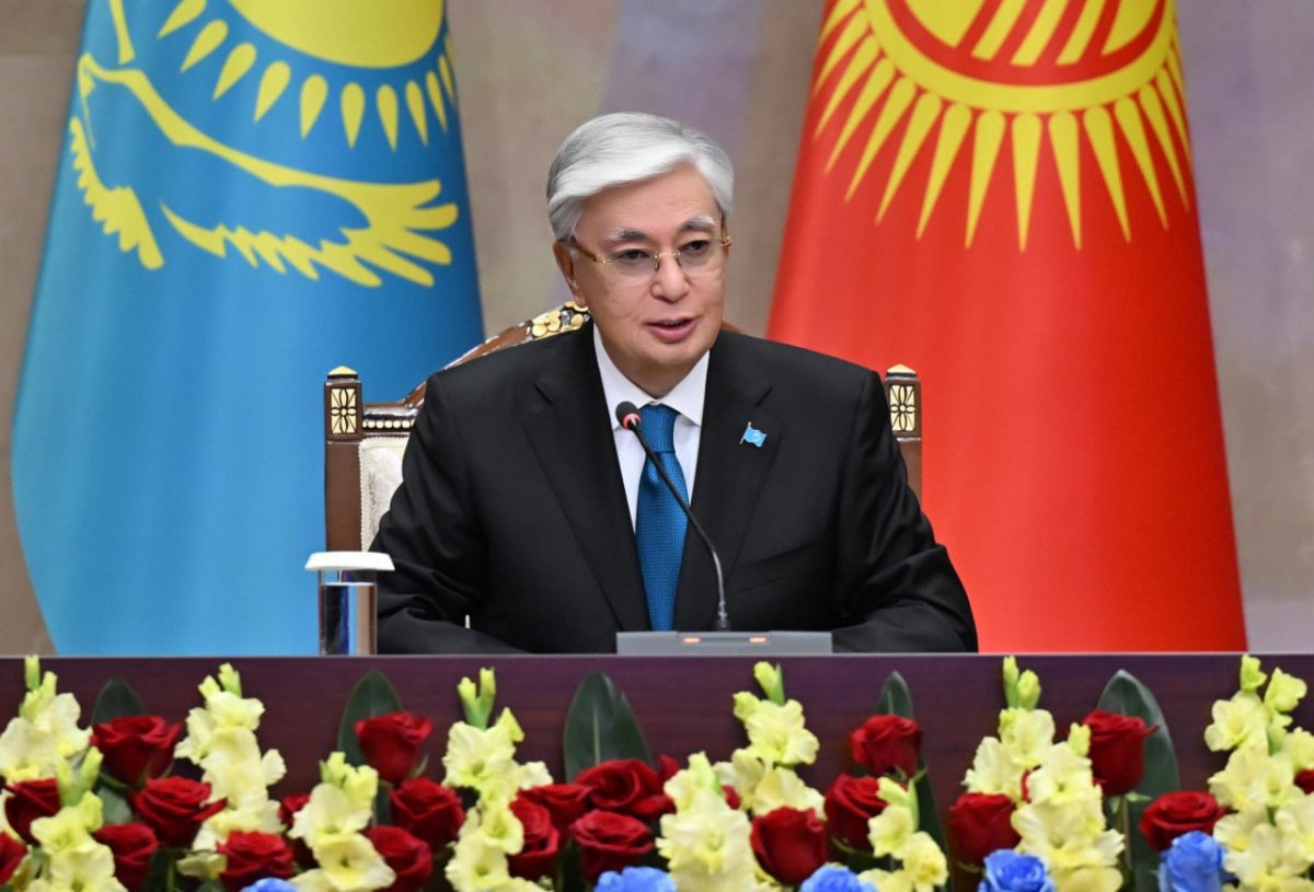 Токаев поблагодарил Жапарова за теплый прием в Бишкеке