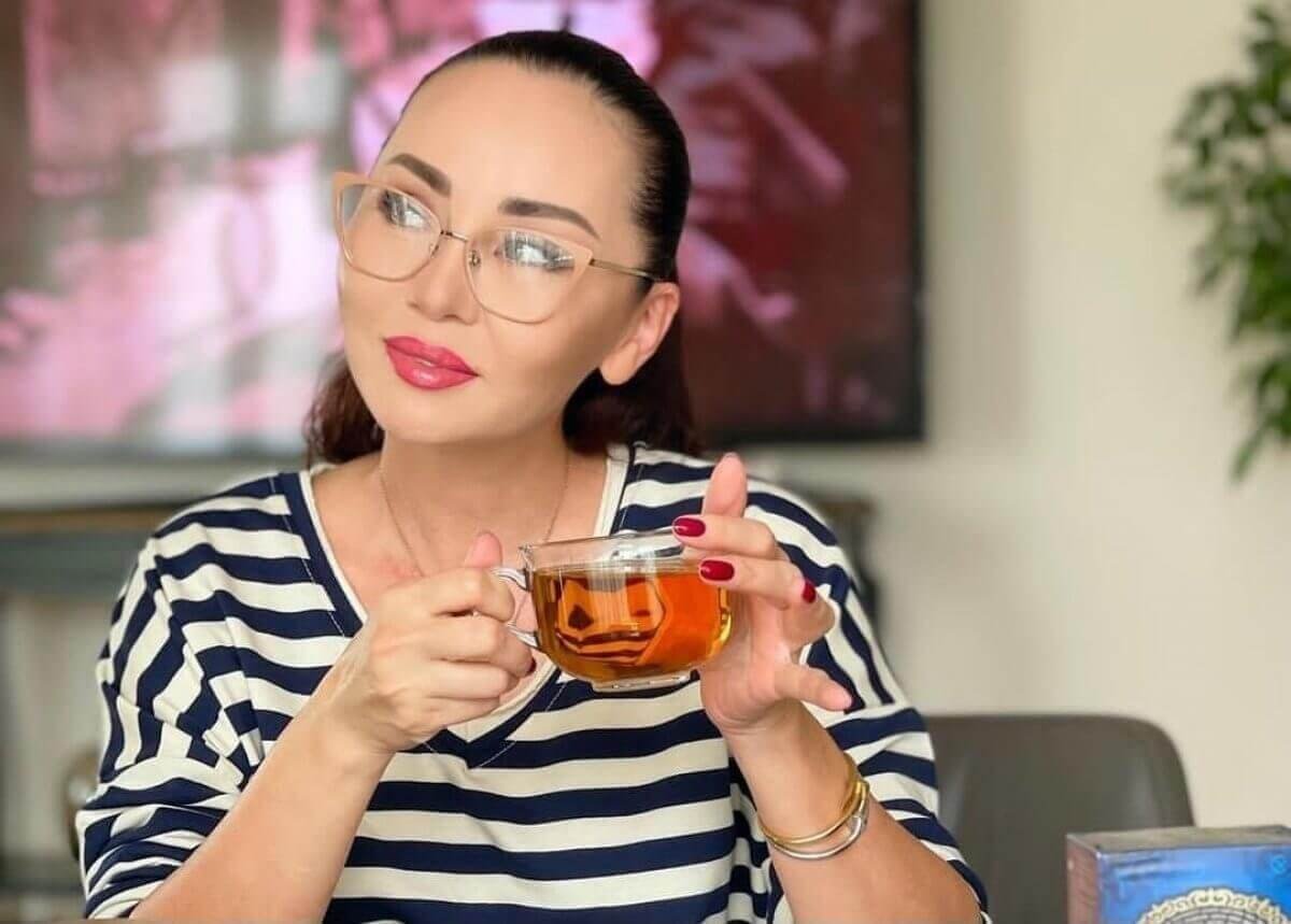 Баян Алагузова поздравила своего зятя