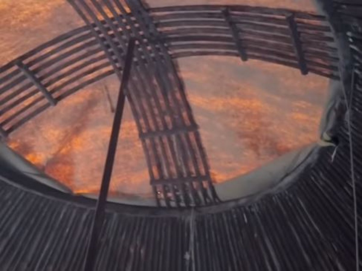 Казахская юрта выдержала мощную песчаную бурю в пустыне Невада