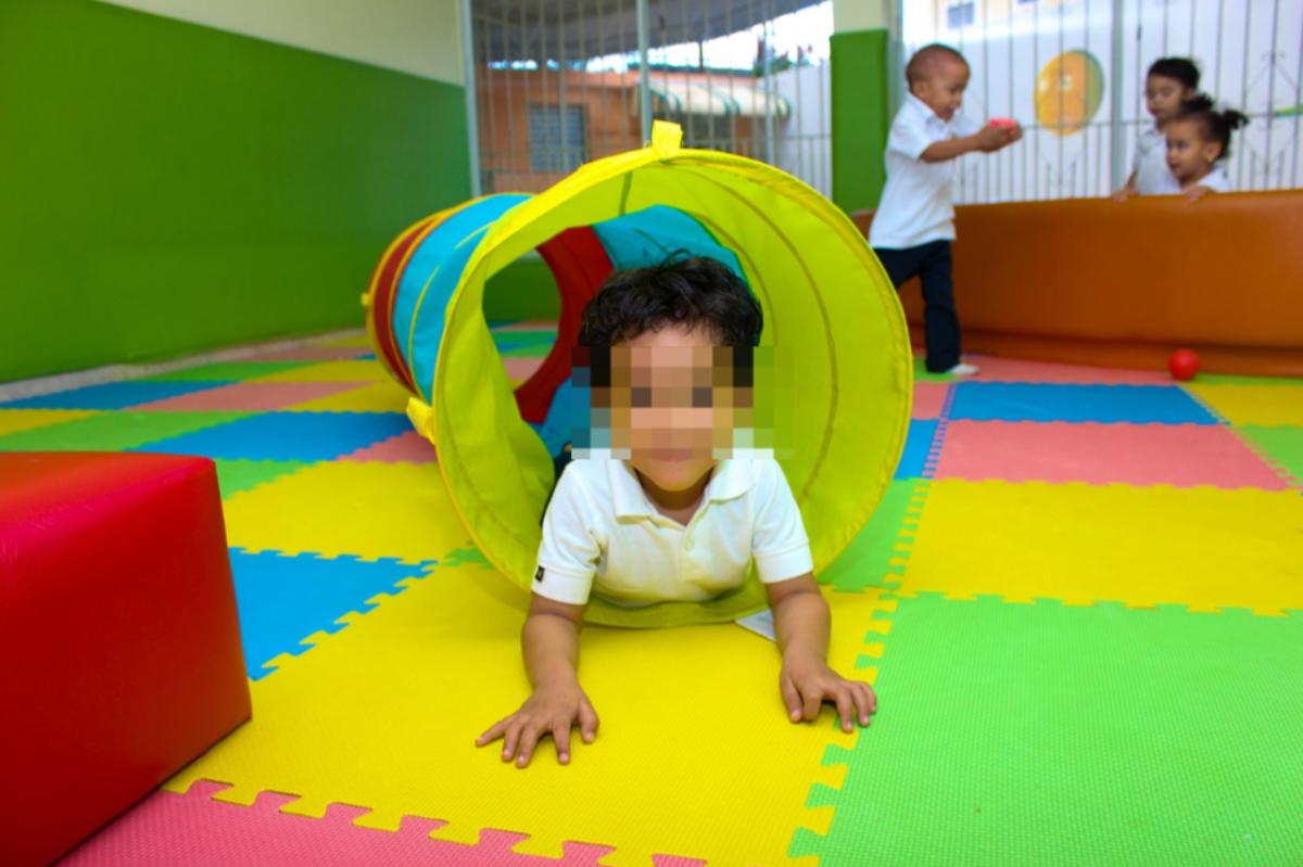 Ha ребенка рухнул металлический блок в Актау: что говорит администрация ТРЦ