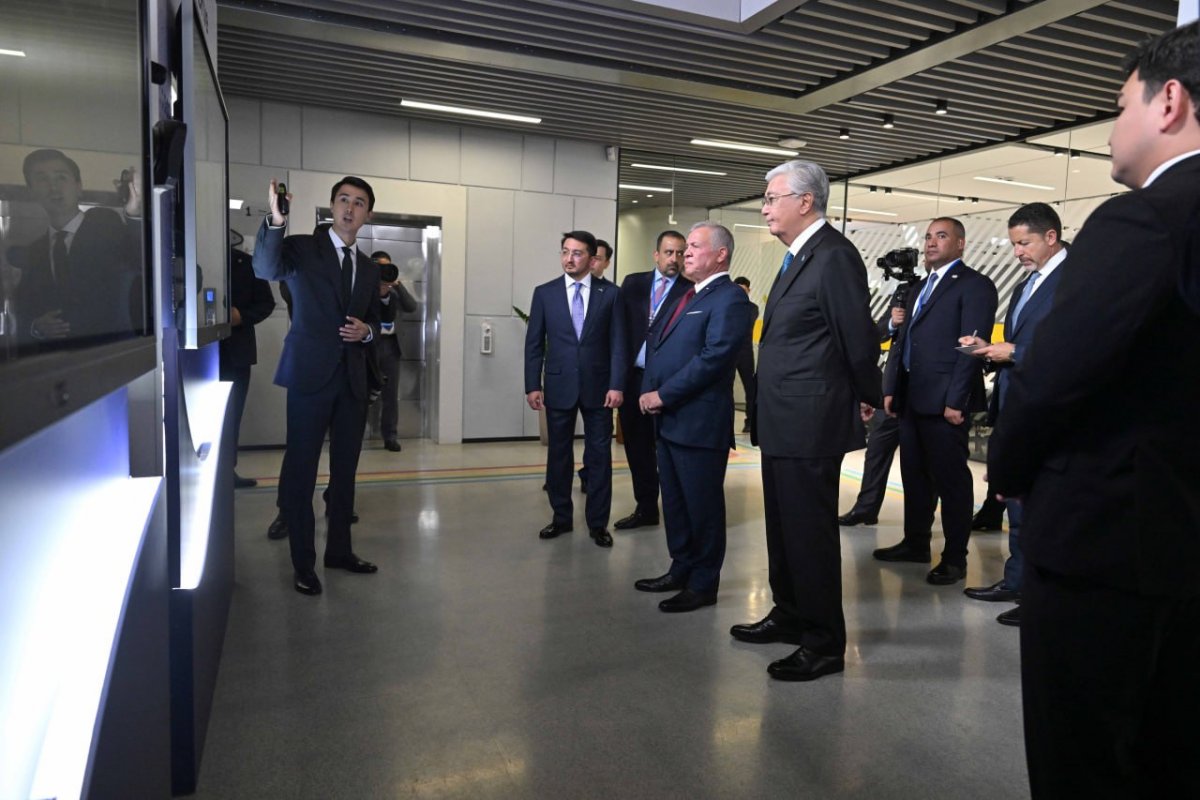 Королю Иордании показали казахстанские IT-достижения в Astana Hub