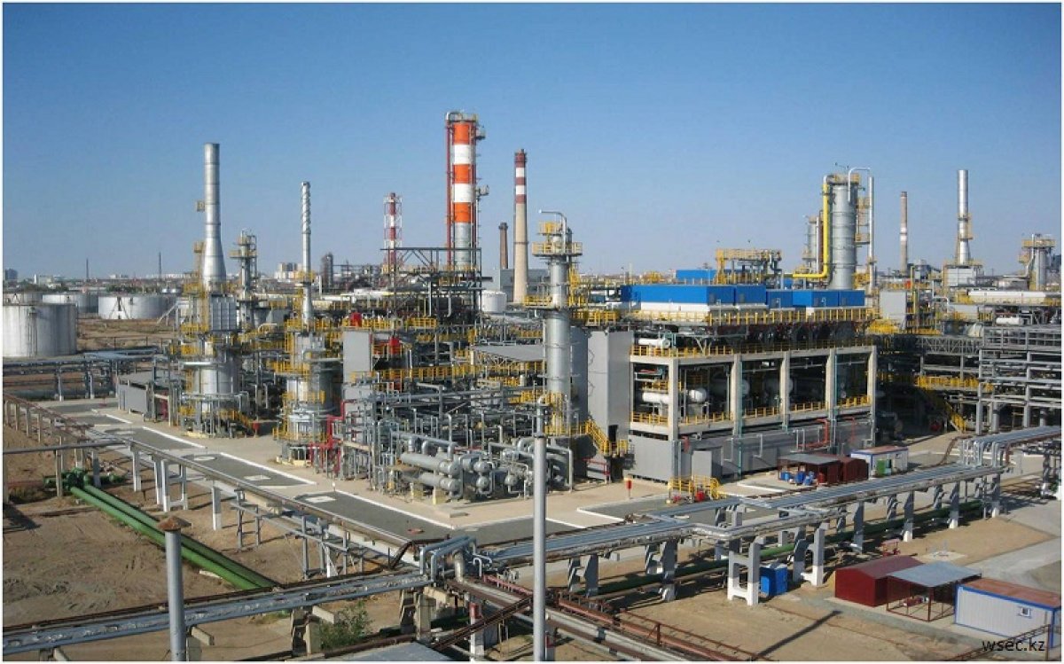 Двое рабочих погибли на нефтеперерабатывающем заводе в Шымкенте