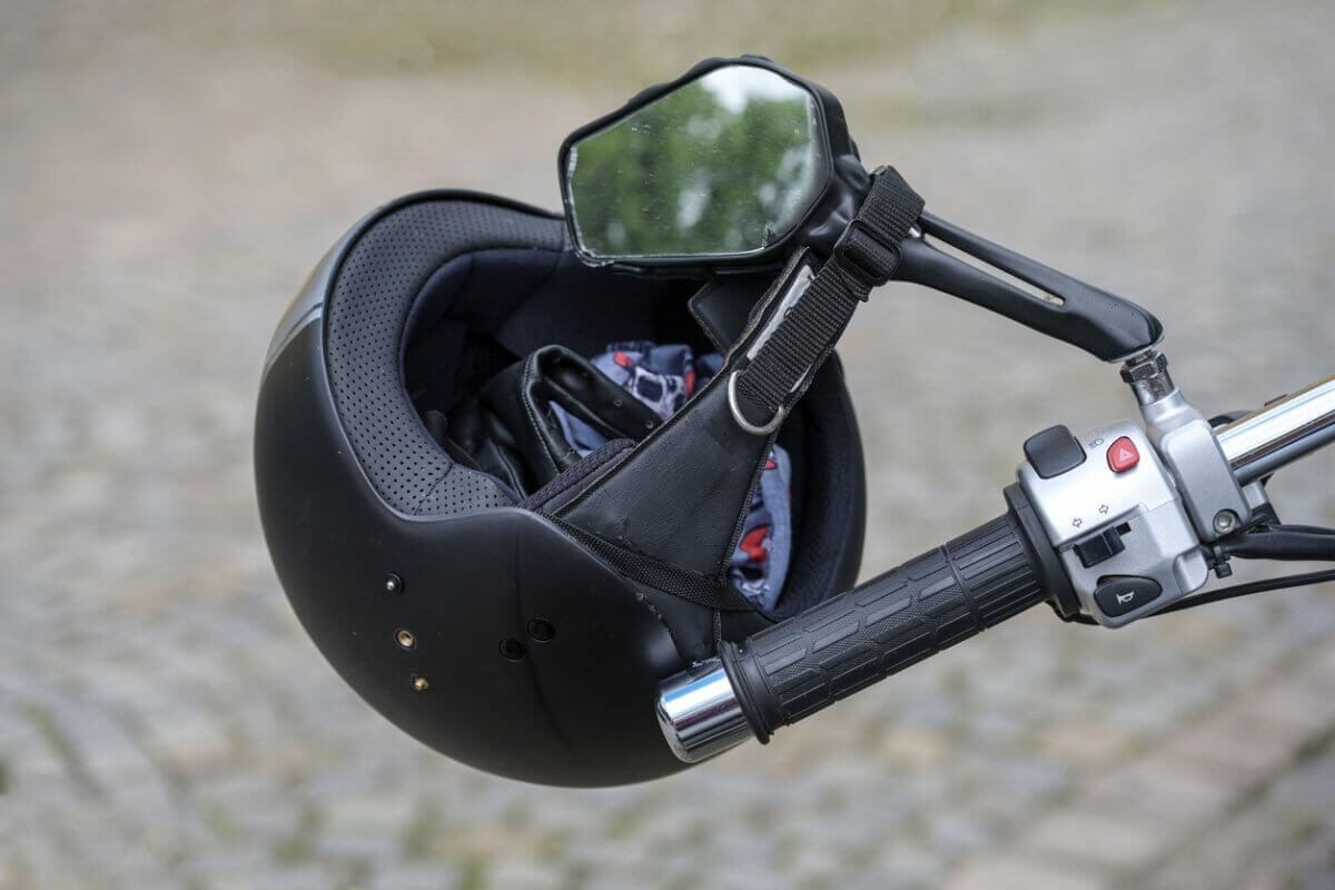 Поездка на мотоцикле закончилась для подростка тяжелой травмой в Акмолинской области