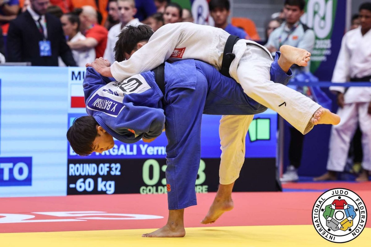 Казахстанский дзюдоист стал чемпионом мира в Болгарии