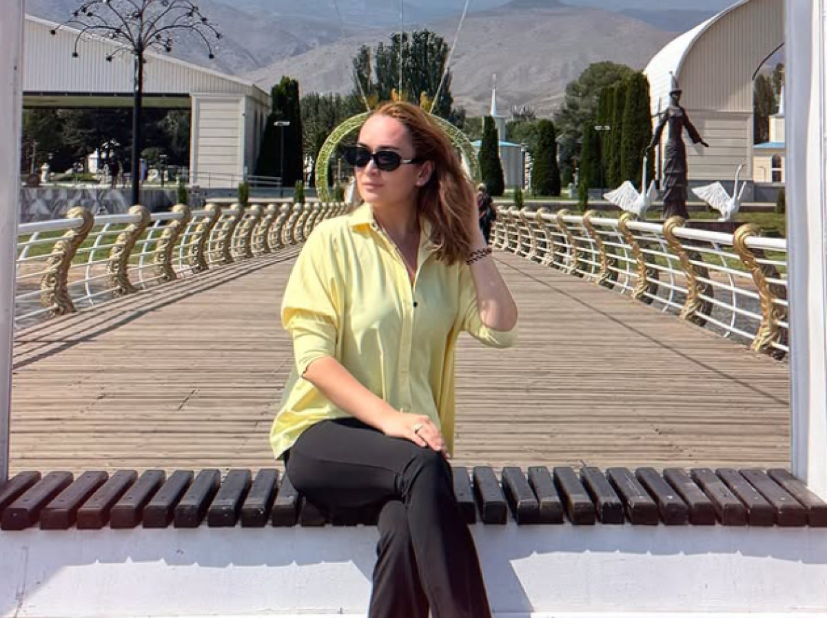 Невестка Рымбаевой показала свой день в новом видео