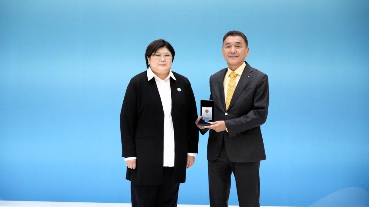 Юбилейные медали к 30-летию Конституции от имени президента вручили в Астане