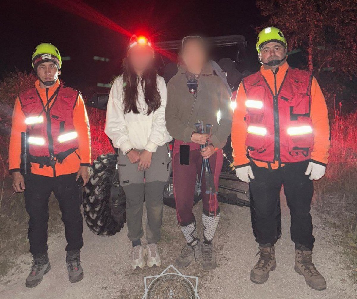 Девушка подвернула ногу на высоте 4300 в горах близ Алматы (ВИДЕО)