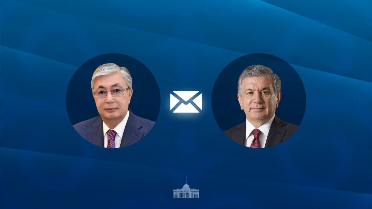 Токаев поздравил Мирзиёева с Днем независимости Узбекистана