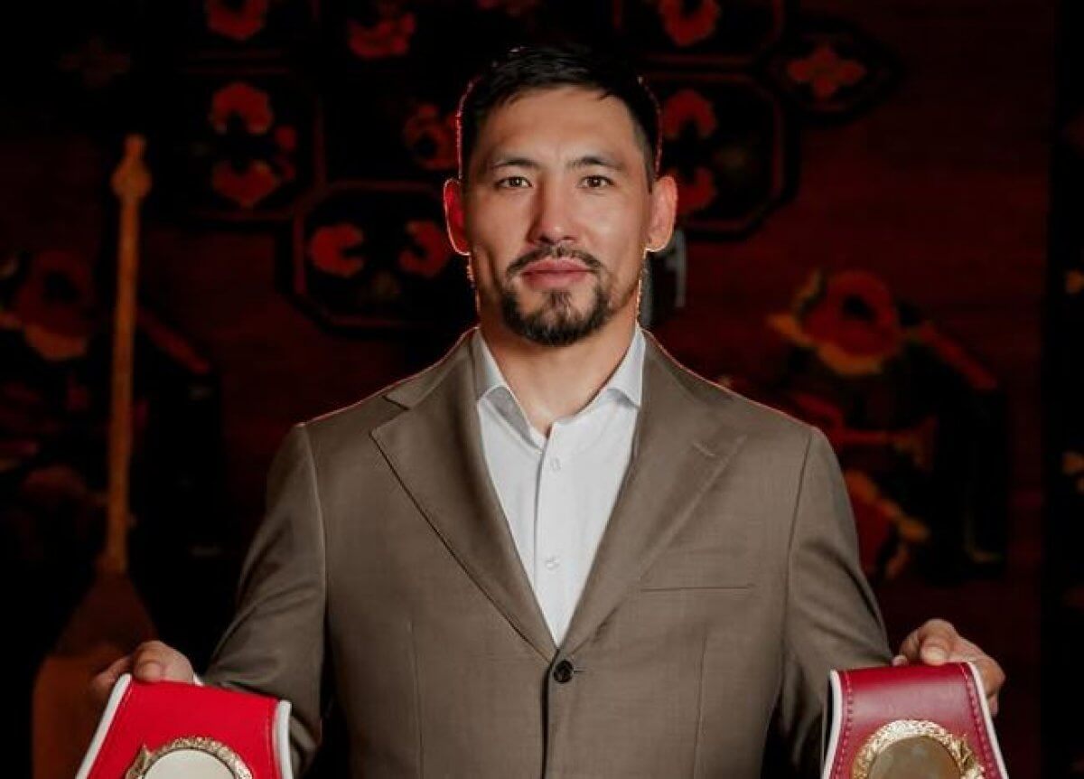 Названа дата боя Жанибека Алимханулы за три чемпионских титула