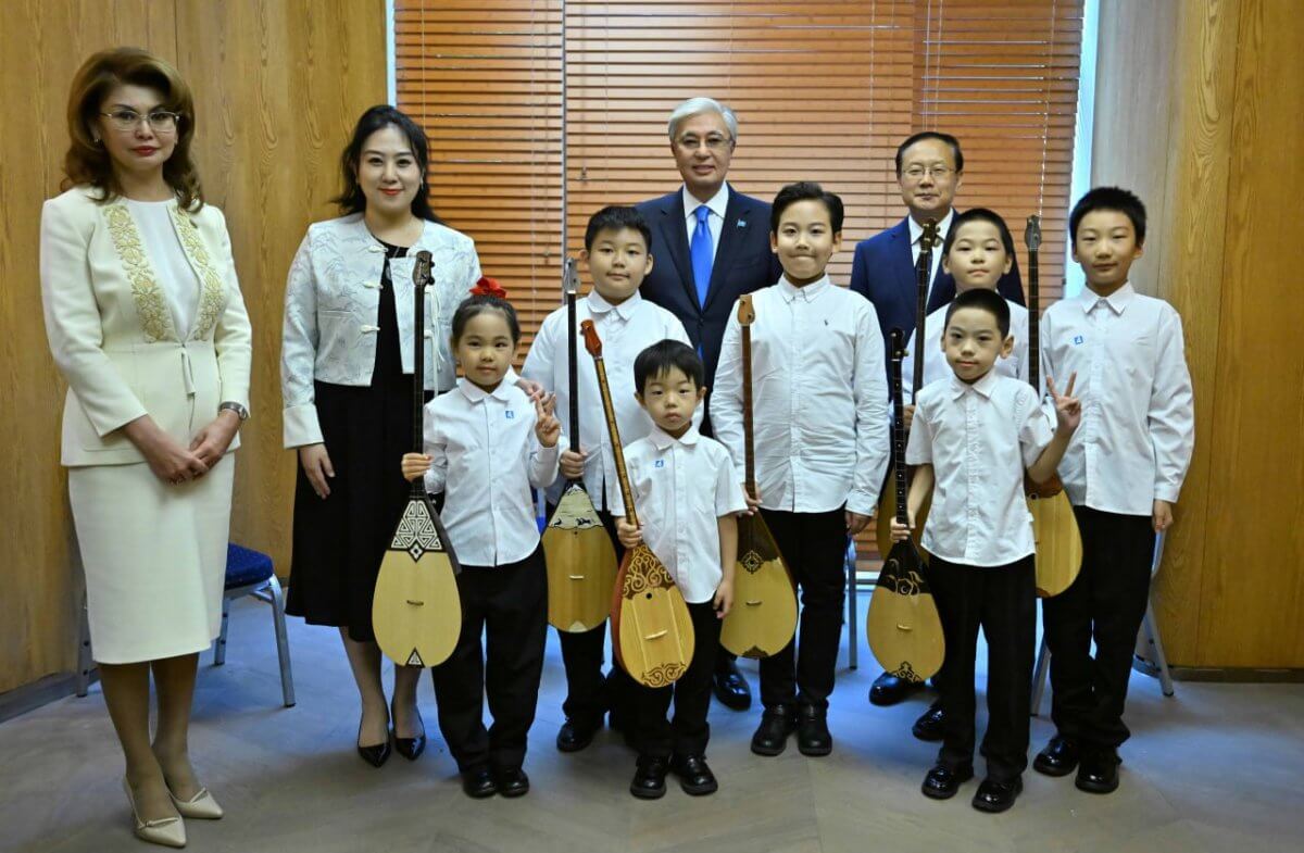 Токаев осмотрел Культурный центр Казахстана в Пекине