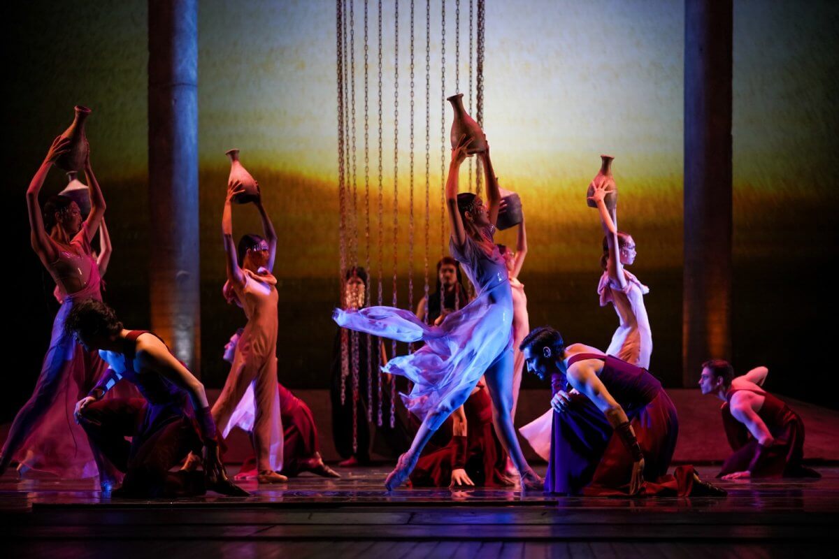 Театр "Астана Балет" открыл сезон с аншлагом и масштабным балетом "Султан Бейбарс"