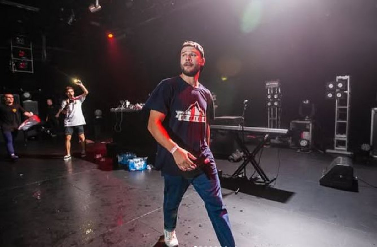 Макс Корж призвал фанатов не поддаваться на провокации