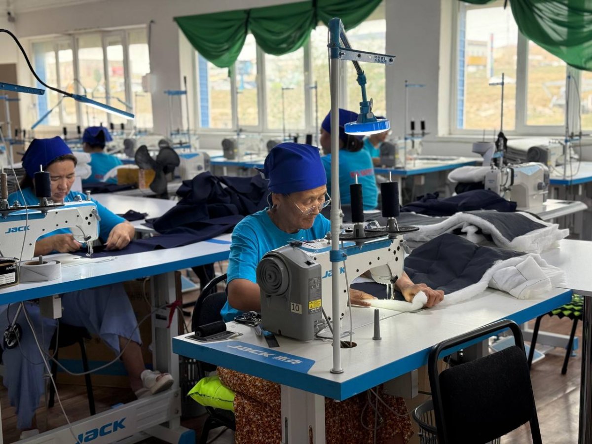 Год рабочих профессий: малый бизнес по пошиву спецодежды успешно развивается в Мангистауской области