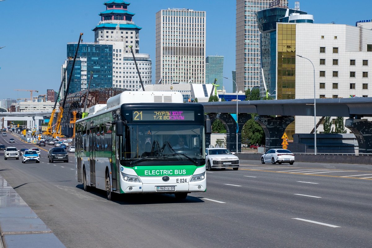 Сразу 12 автобусов изменили маршруты в Астане