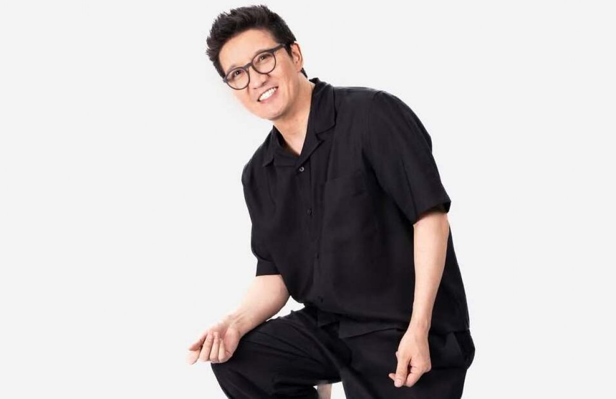 "Брюки как у аташек": наряд Айкына Толепбергена в Акорде вызвал бурную реакцию в сети