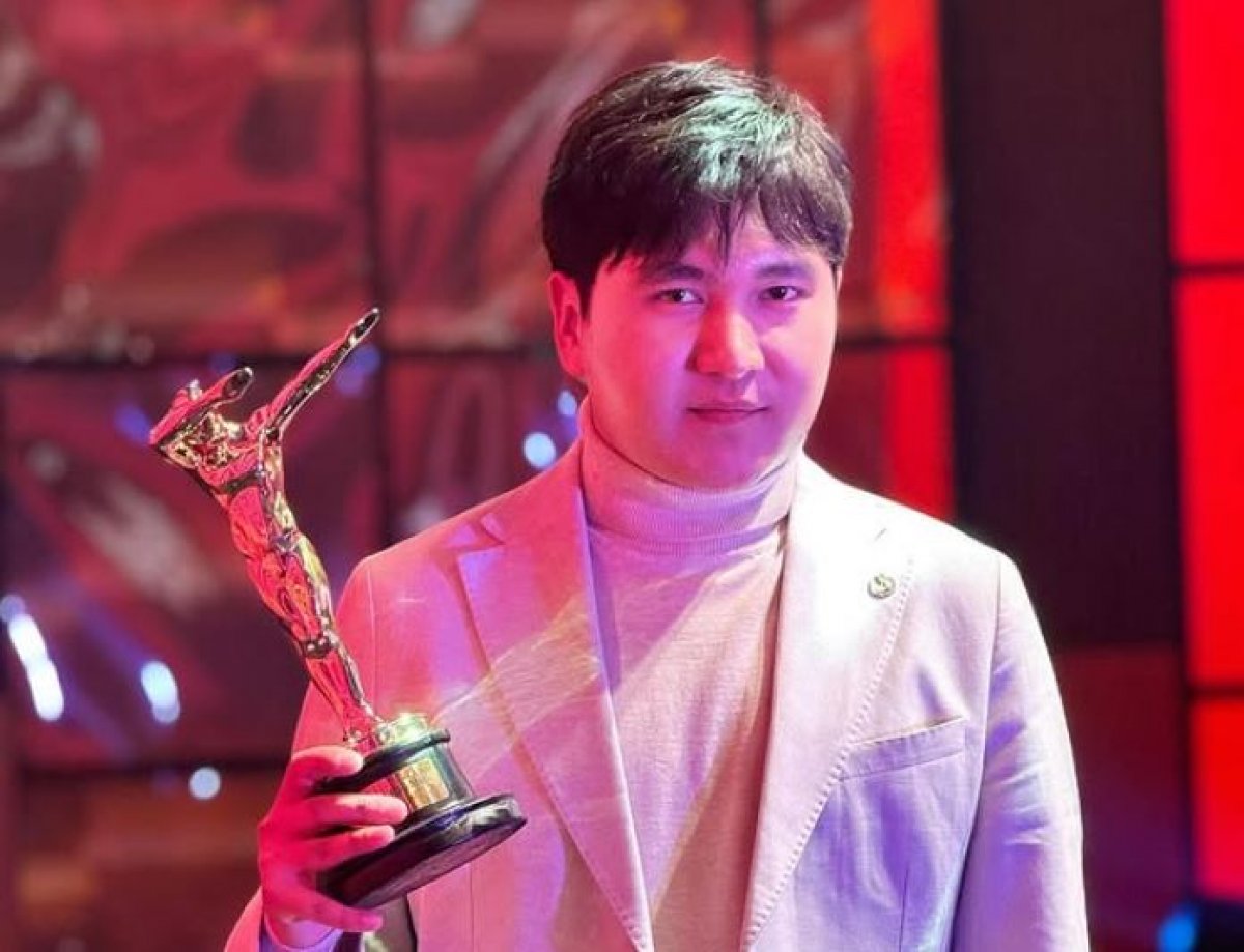 Казахстанский певец вновь побывал на шоу Малахова (ВИДЕО)