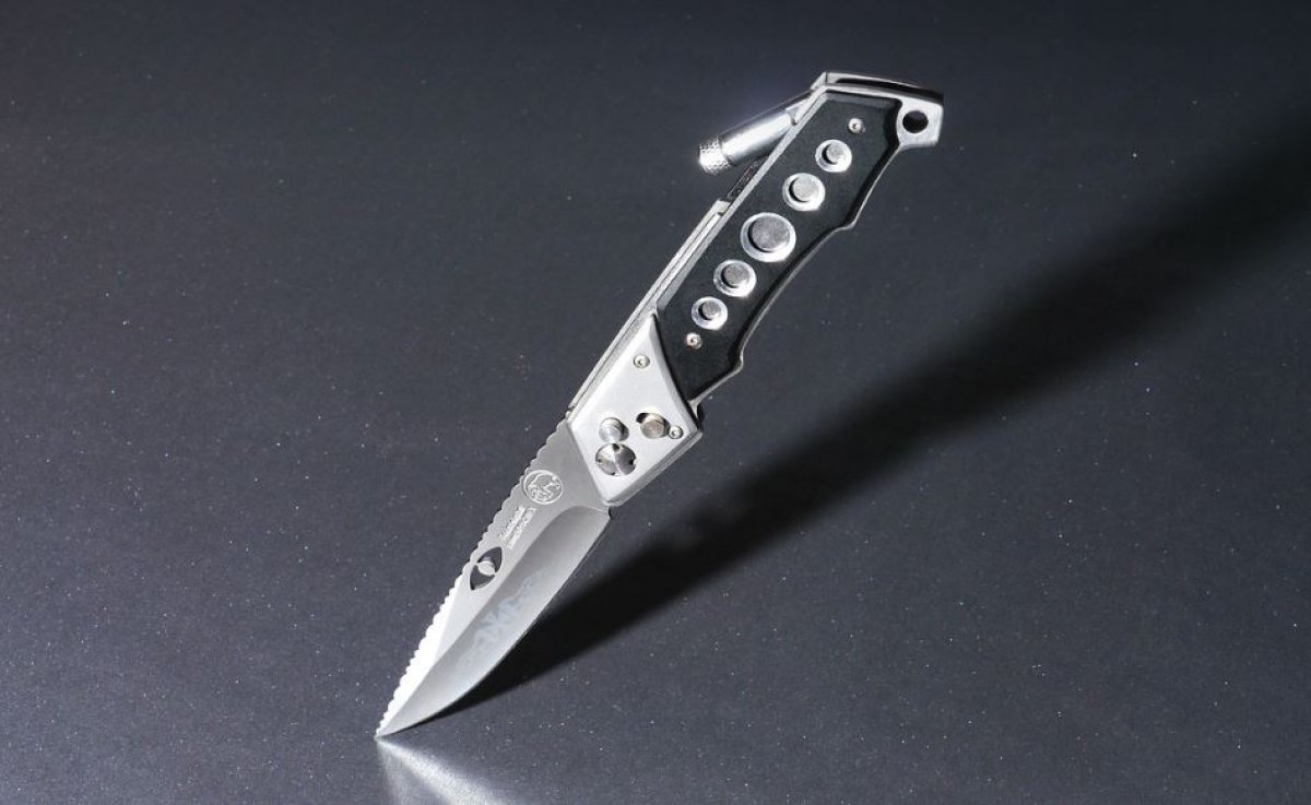 Мужчина выжил после удара ножом в шею и простил жену в Астане