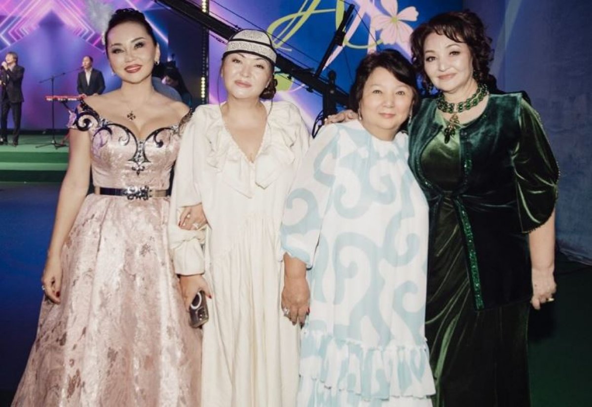 Мама Баян Алагузовой празднует свой день рождения