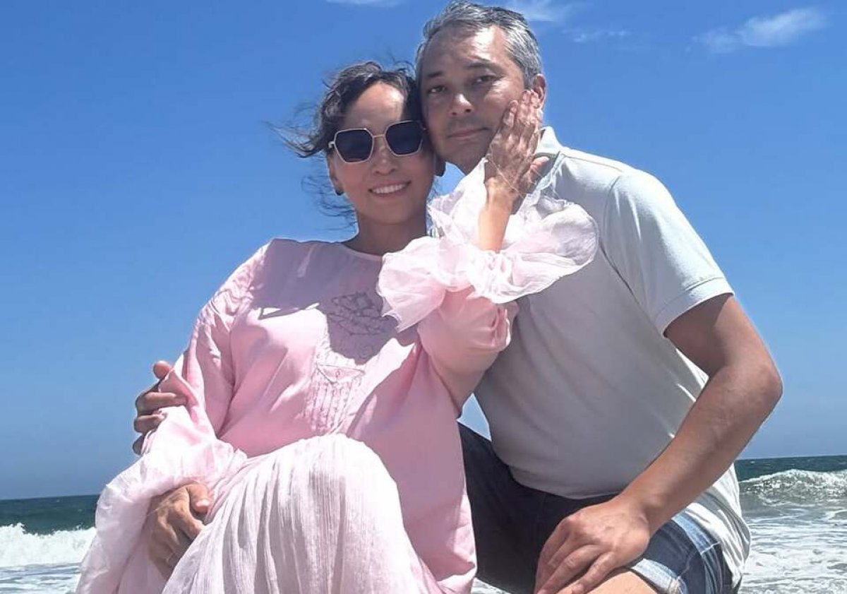 Айгуль Иманбаева посвятила нежные строки супругу