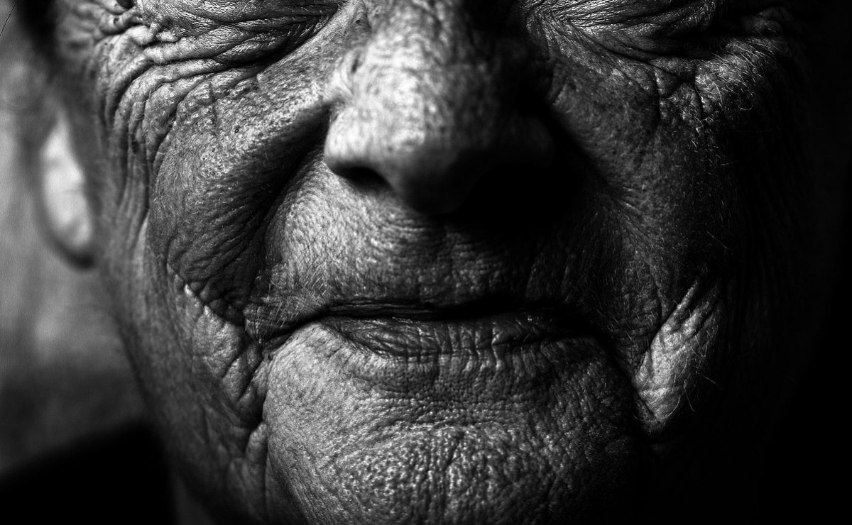 Сына и сноху подозревают в жестоком обращении с пенсионером в Туркестанской области