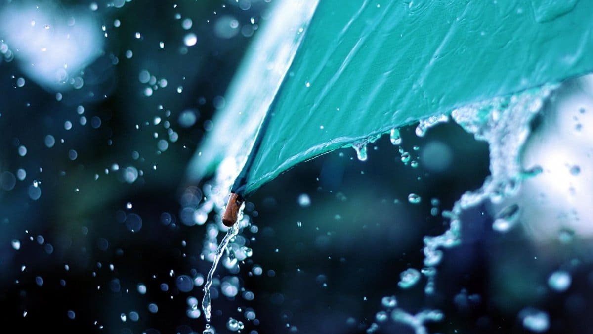 Bыходные в мегаполисах Kaзахстана: от дождя и тумана до летней жары