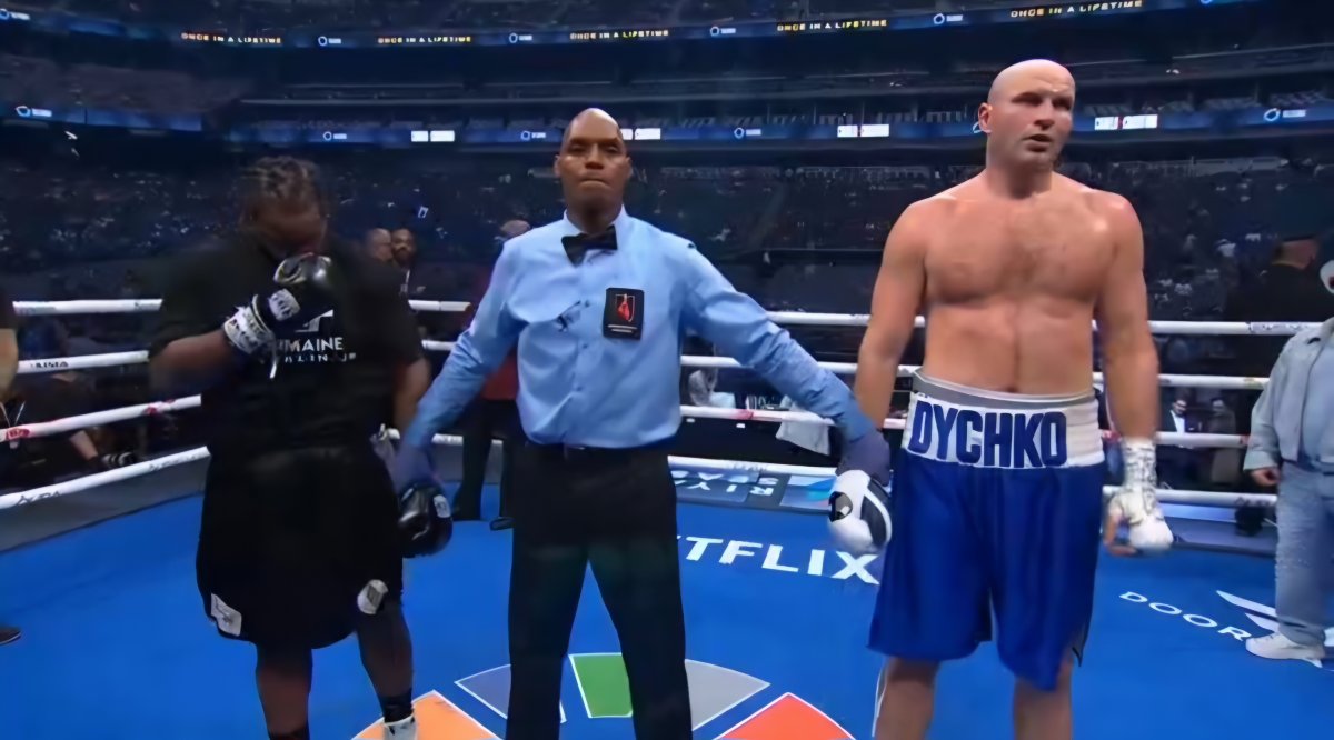 Казахстанского боксера ограбили в карде боя Канело - Кроуфорд