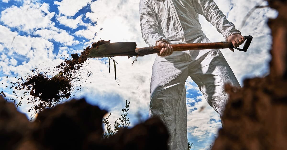 Чемпионат по рытью могил прошел в Венгрии