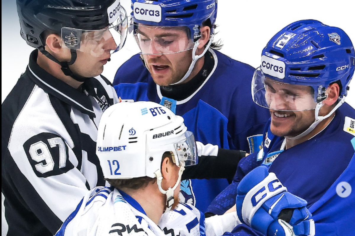 На матче ХК "Барыс" против ХК "Динамо" произошла стычка на льду