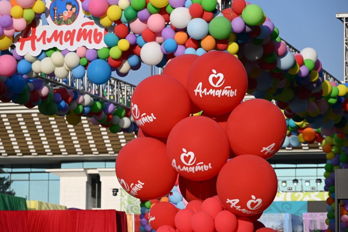 Кайрат Нуртас, Роза Рымбаева и другие выступят на День города в Алматы