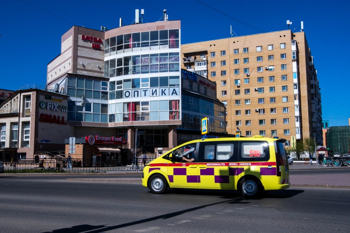 Скорая помощь протаранила автомобиль в Алматы