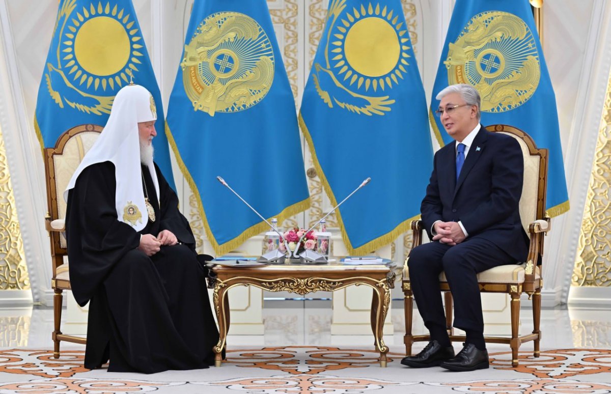 Токаев поблагодарил Патриарха Кирилла за участие в Съезде религиозных лидеров