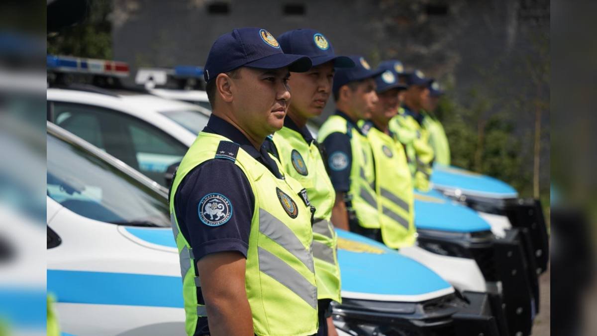 Полиция Алматы обратилась к горожанам в связи с перекрытием дорог в центре города