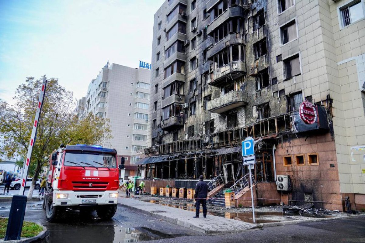 Кафе на первом этаже многоэтажки сгорело на левом берегу Астаны